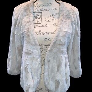 Off White Faux Fur Jacket by William B – Vintage Cropped Long Sleeve Coat S/M